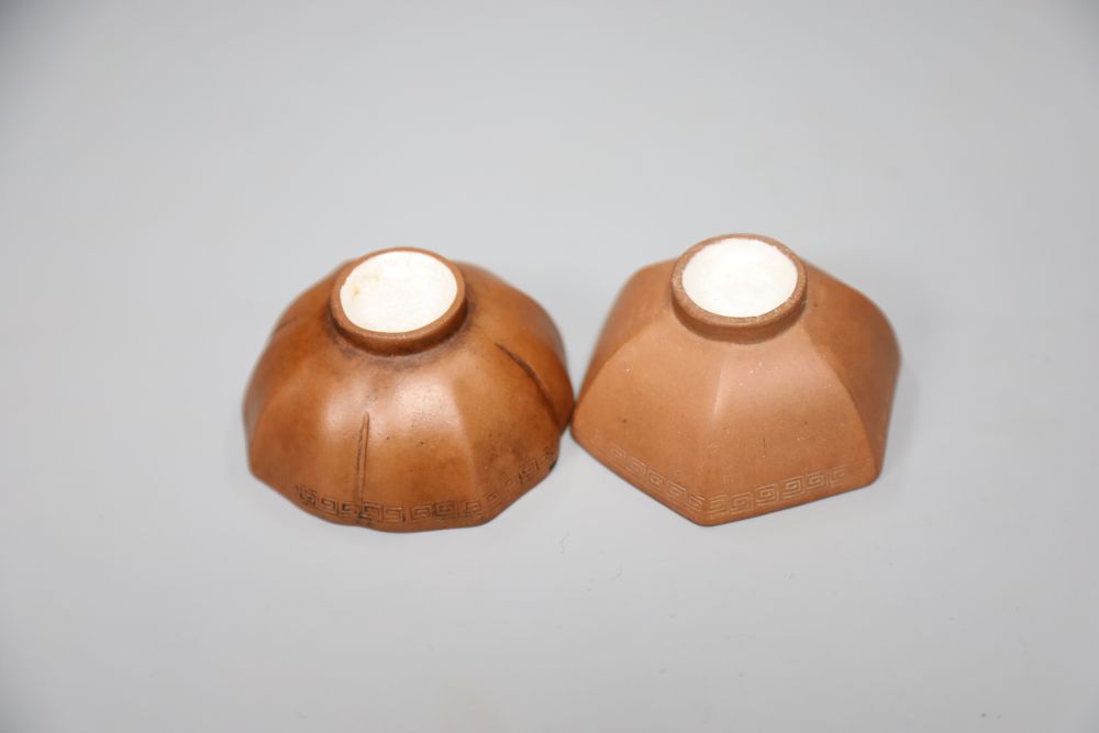 Two 18th century Chinese Yixing cups, height 3cm